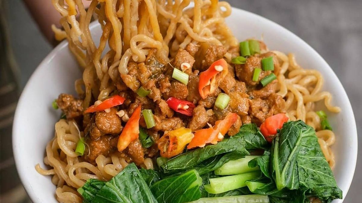 Mie Ayam Bejo: Kenangan Lezat di Tiap Sendok di Karang Kemiri